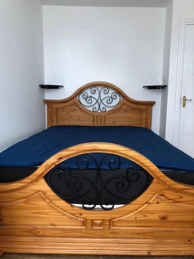 Beautiful 1-Bed Apartment In Корк Экстерьер фото